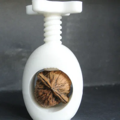 Dụng cụ kẹp hạt (Nut Cracker) in 3D thông minh cho gia đình