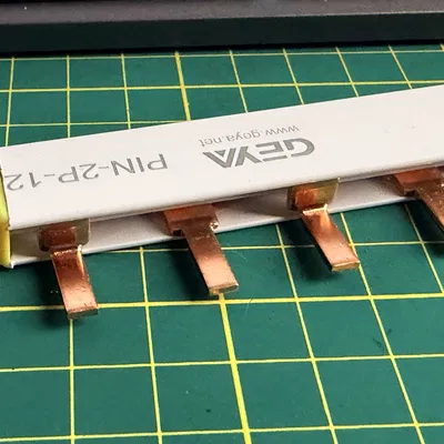 Nắp Chụp Đầu Comb Busbar