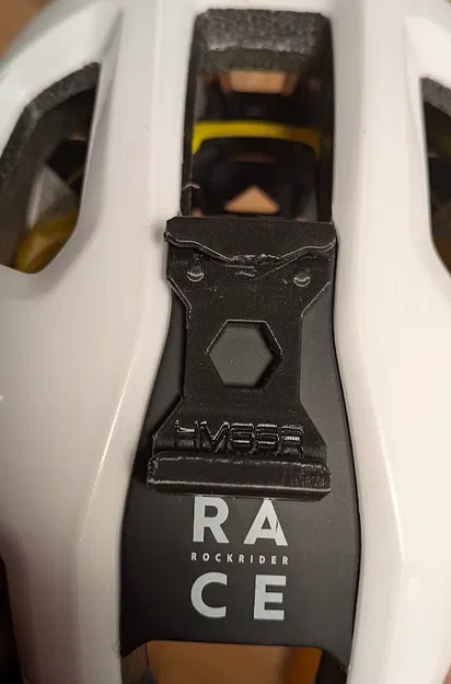 Ngàm gắn đèn pin đội đầu Fenix HM55R lên nón bảo hiểm - Image 3