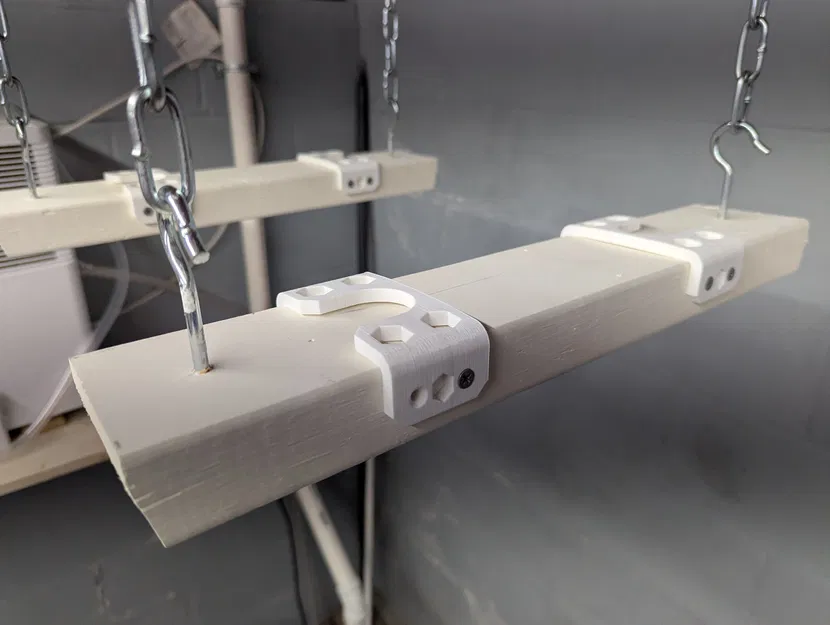 Giá đỡ chân máy hút ẩm AlorAir HD55S trên thanh 2x4 - Image 2