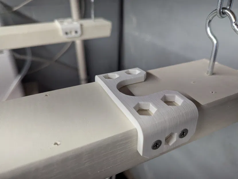 Giá đỡ chân máy hút ẩm AlorAir HD55S trên thanh 2x4 - Image 3