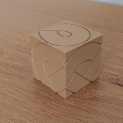 Bộ Xúc Xắc và Mảnh Ghép Nút Thắt Celtic