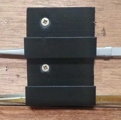 Giá treo nhíp (Soporte para pinzas) in 3D tiện lợi cho bàn làm việc