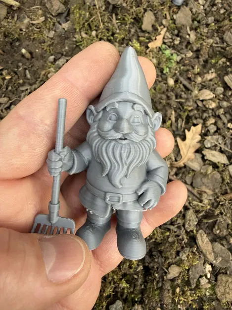 Garden Gnome with Tools (Chú lùn giữ vườn) - Image 6