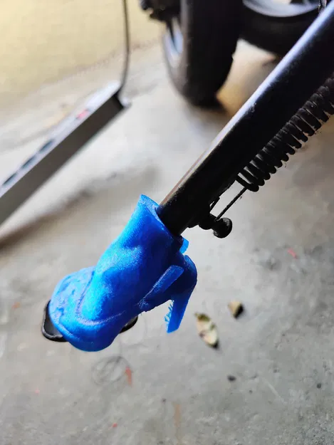 Giày cao gót trang trí chân chống xe máy cho bạn nữ - Image 2