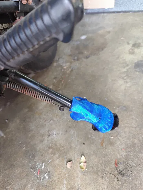 Giày cao gót trang trí chân chống xe máy cho bạn nữ - Image 4