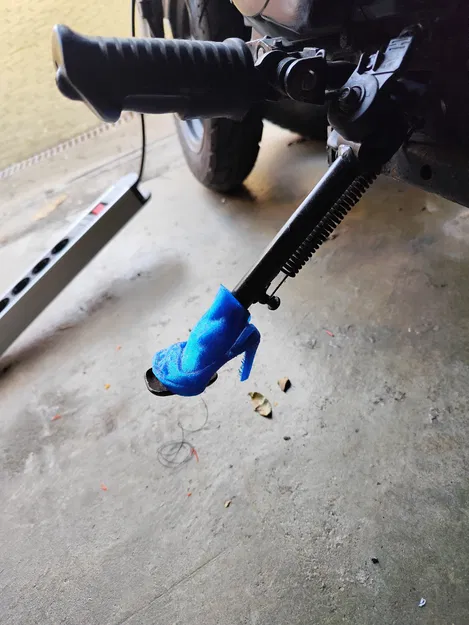 Giày cao gót trang trí chân chống xe máy cho bạn nữ - Image 6