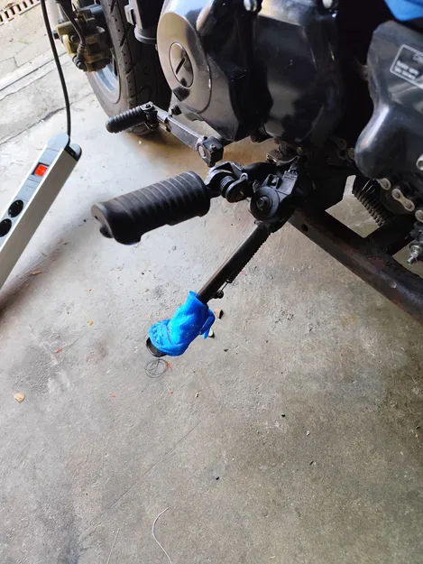 Giày cao gót trang trí chân chống xe máy cho bạn nữ - Image 7