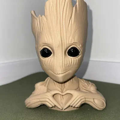 Mẫu in 3D Chậu cây Groot hình trái tim treo tường cực xinh