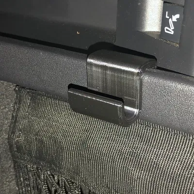 Móc treo đồ trong cốp xe Land Rover Discovery Sport