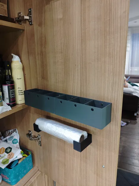 Khay gắn cánh tủ bếp đựng chai lọ, gia vị thông minh - Image 2