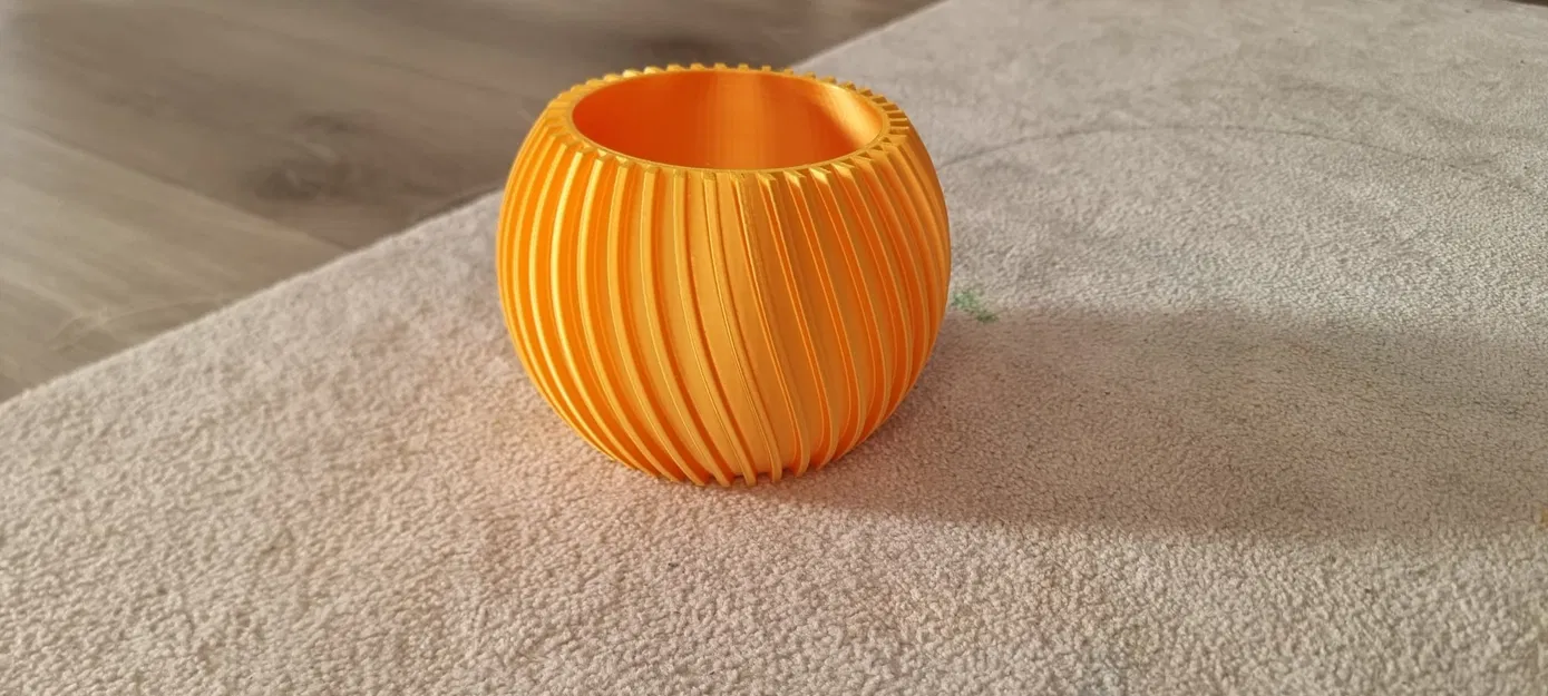 Bình hoa xoắn ốc Vector Twist - Image 3