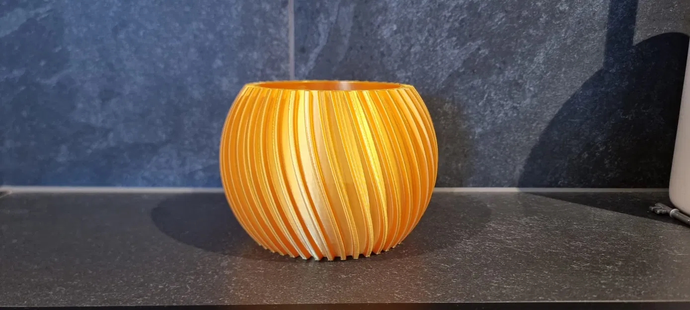 Bình hoa xoắn ốc Vector Twist - Image 7