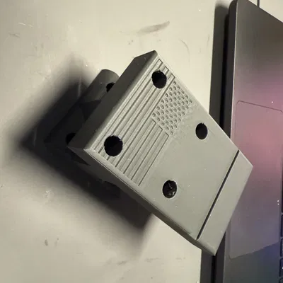 Giá treo tường cho AR15 Magwell