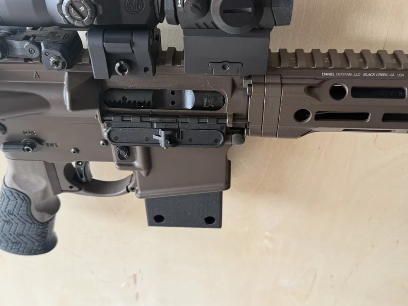 Giá treo tường cho AR15 Magwell - Image 7