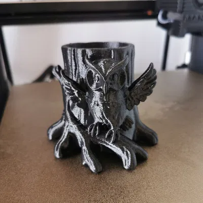 Cú mèo trên gốc cây - Ống cắm bút / Đồ trang trí bàn làm việc