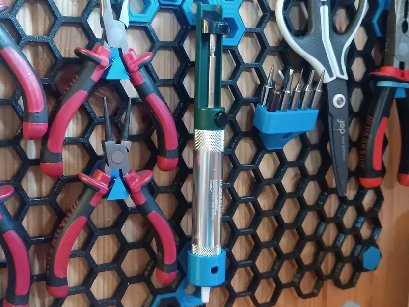 Giá treo ống hút thiếc cho bảng Honeycomb Storage Wall (HSW) - Image 1