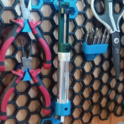 Giá treo ống hút thiếc cho bảng Honeycomb Storage Wall (HSW)