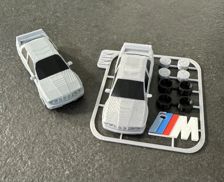Mô hình lắp ráp BMW E30 Kit Card in 3D chi tiết cực chất - Image 1
