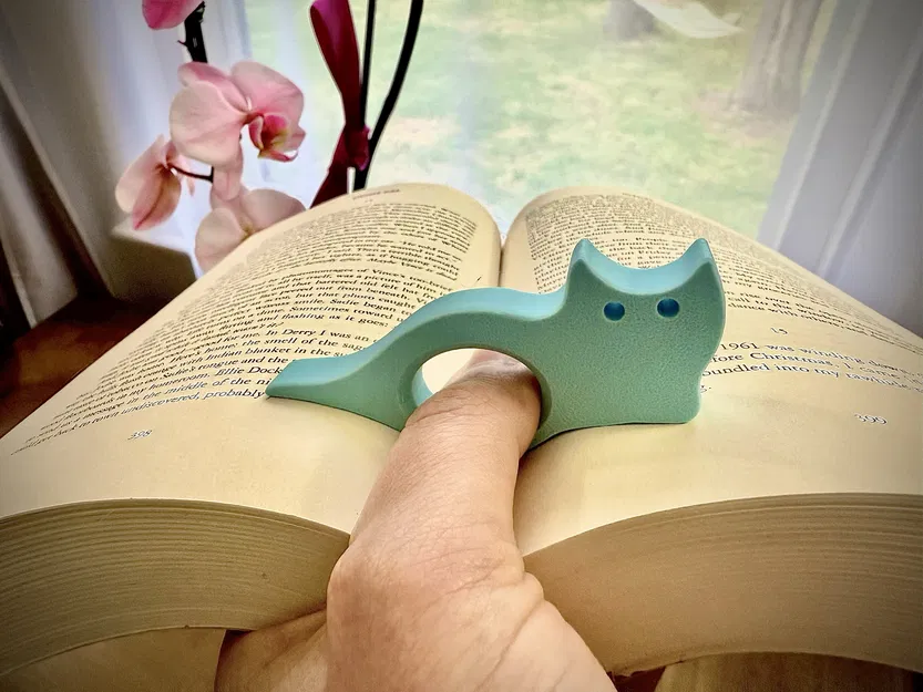 Dụng cụ giữ trang sách hình mèo 3D (Cat Page Holder) cực tiện lợi - Image 1