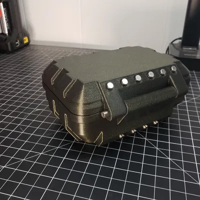 The Lodestone Box (Hộp giải đố từ tính)