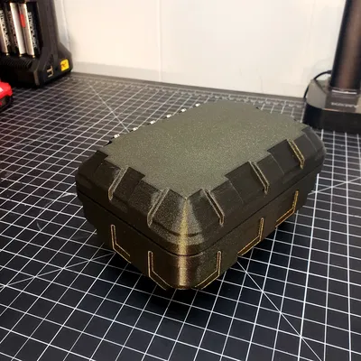 The Lodestone Box (Hộp giải đố từ tính)