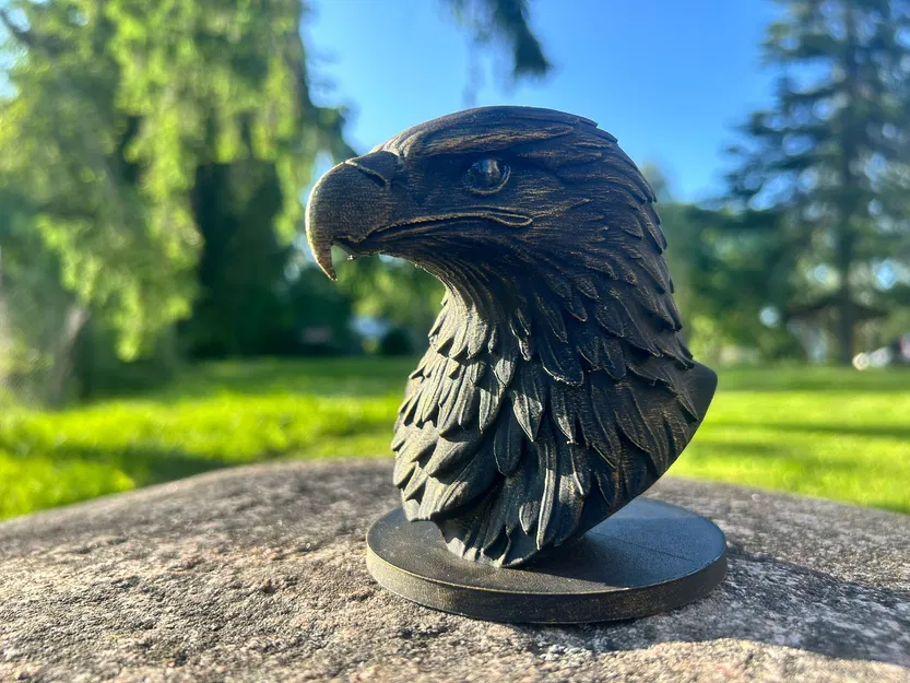 Mô hình đầu đại bàng (Eagle head) dùng trang trí bàn làm việc - Image 1