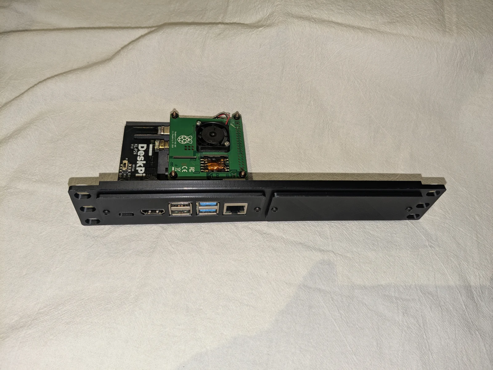 Khung gắn Rack 10 inch cho hai Raspberry Pi với DeskPi KL-P… 1