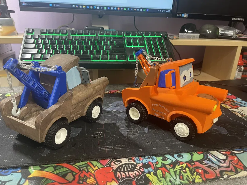 Mô hình xe hoạt hình – Xe kéo “Tow Mater” từ phim Cars - Image 1