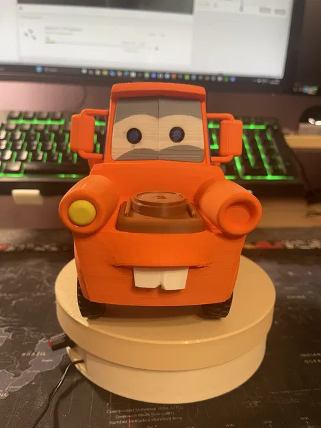 Mô hình xe hoạt hình – Xe kéo “Tow Mater” từ phim Cars - Image 3