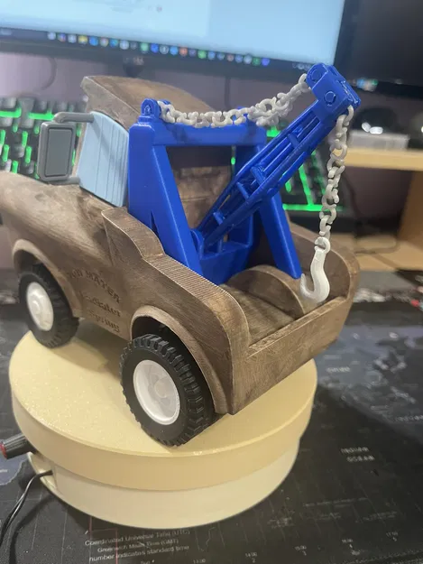 Mô hình xe hoạt hình – Xe kéo “Tow Mater” từ phim Cars - Image 6