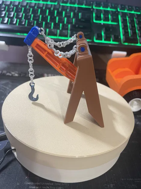 Mô hình xe hoạt hình – Xe kéo “Tow Mater” từ phim Cars - Image 9