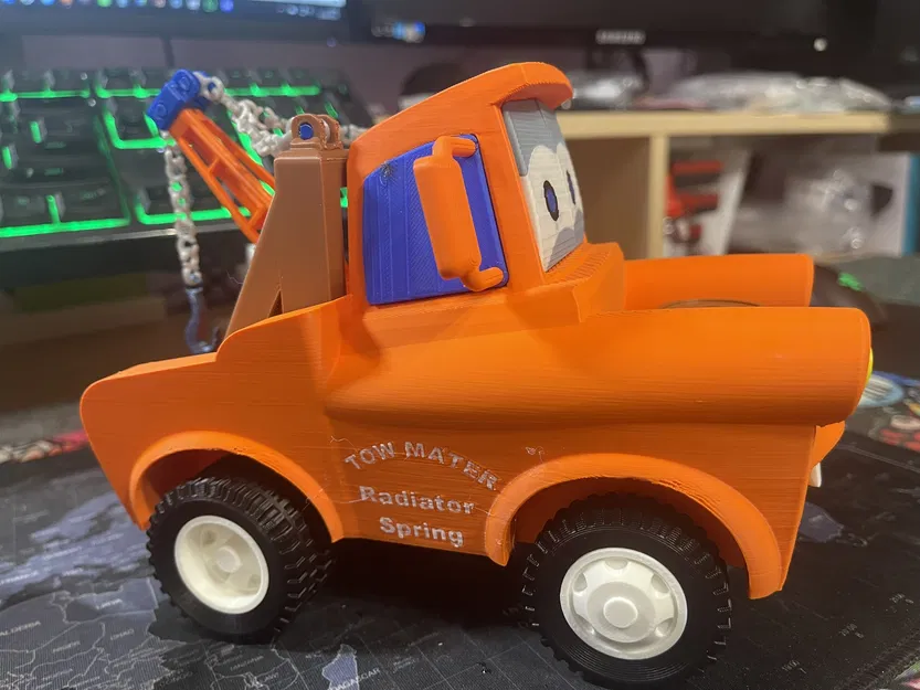 Mô hình xe hoạt hình – Xe kéo “Tow Mater” từ phim Cars - Image 14