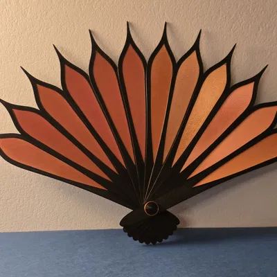 Watch Your Eyes - Chiếc quạt xếp độc đáo