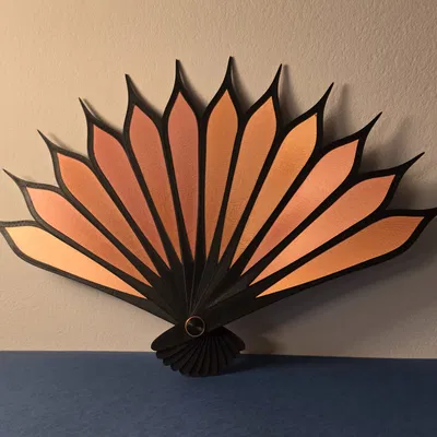 Watch Your Eyes - Chiếc quạt xếp độc đáo