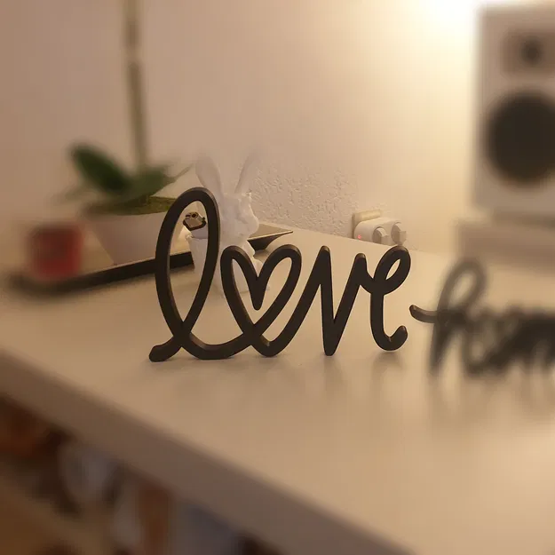 LOVE – Mô hình chữ trang trí để bàn - Image 1