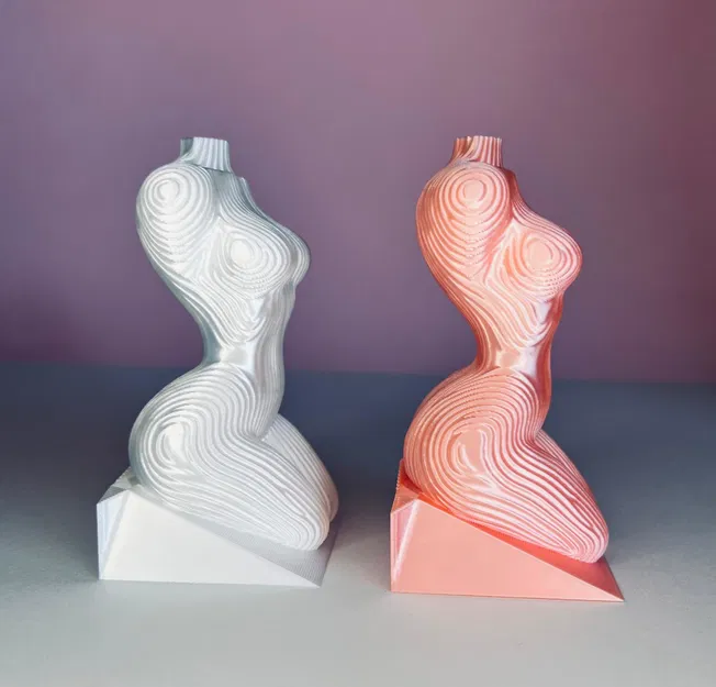 Tượng thiếu nữ họa tiết sọc trang trí nhà cửa - Image 2