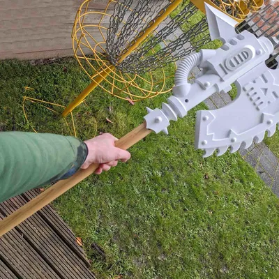 Mô hình Warhammer 40k Chainaxe kích thước thật (World Eaters)