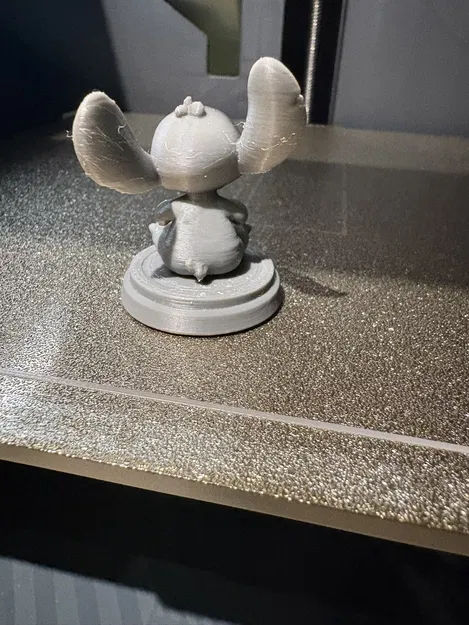 Mô hình Stitch dễ thương trên đế - Image 3