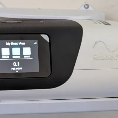 Giá treo tường cho máy trợ thở CPAP AirSense 11