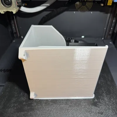 Giá treo tường ResMed AirSense 11 (Tương thích với miếng dán Command Strip)