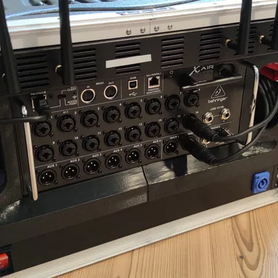 Ngàm Rackmount thụt vào cho Behringer X Air XR18