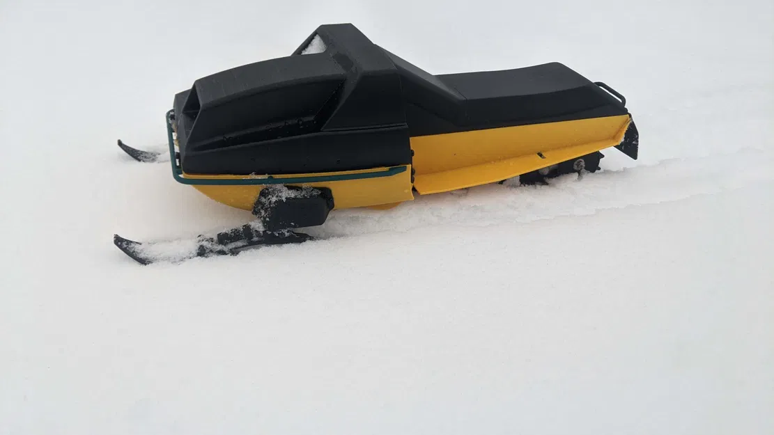 Mô hình xe trượt tuyết RC cổ điển tự in 3D phong cách thập niên 70 - Image 1