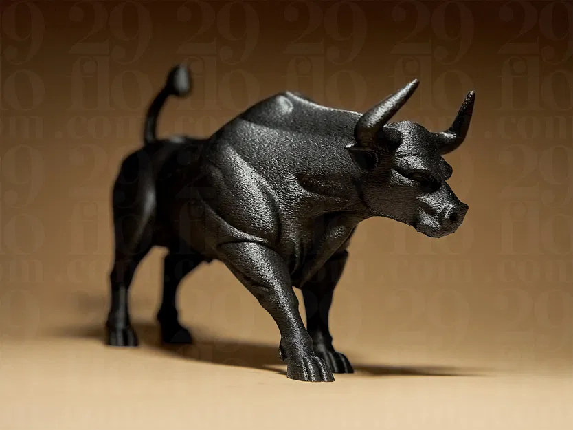 Mô hình tượng Chú Bò Dũng Mãnh (Mighty Bull Figurine) - Image 2