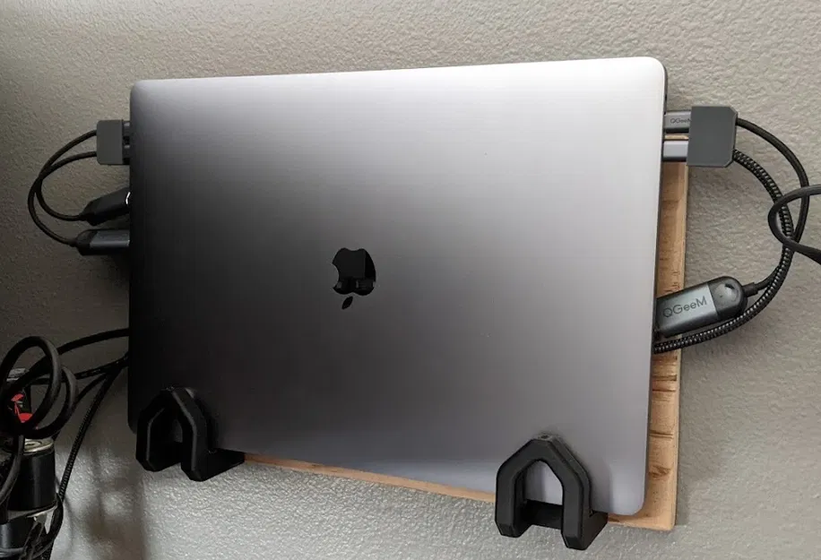 Giá treo tường / Ngàm giữ Macbook - Image 1