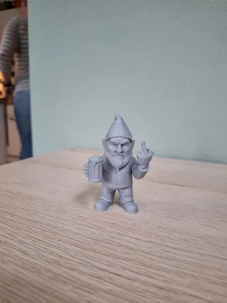 Mô hình Gnome Cụng Ly & Giơ Ngón Tay Thối - Image 1