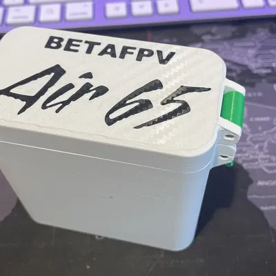Hộp đựng BetaFPV Air65: Bảo vệ Drone và 10 viên pin tiện lợi