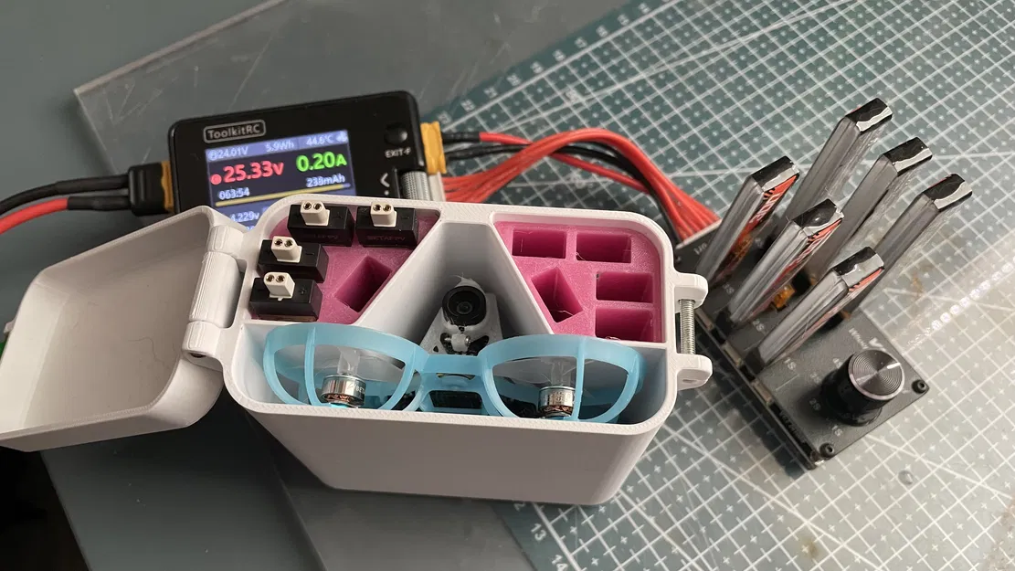 Hộp đựng BetaFPV Air65: Bảo vệ Drone và 10 viên pin tiện lợi - Image 2