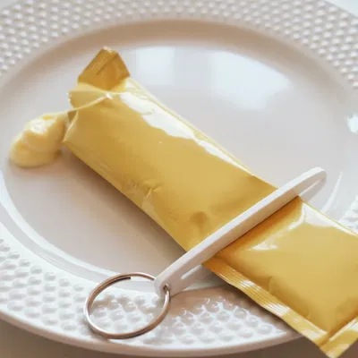 Dụng cụ ép túi sốt (In cực dễ)