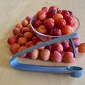 Dụng cụ lấy hạt anh đào và mận mirabelle - Thumbnail 1
